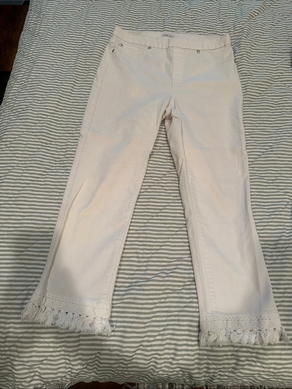 Tribal Cropped Fringe Hem Pants in Light Cream